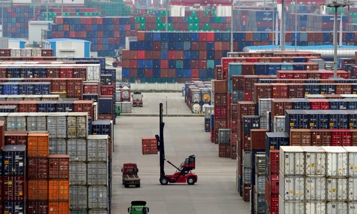 China manufacturing weakens amid US tariff battle