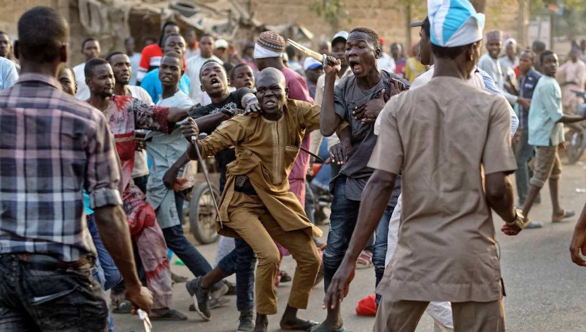 Nigerian president takes early lead amid vote-rigging charge