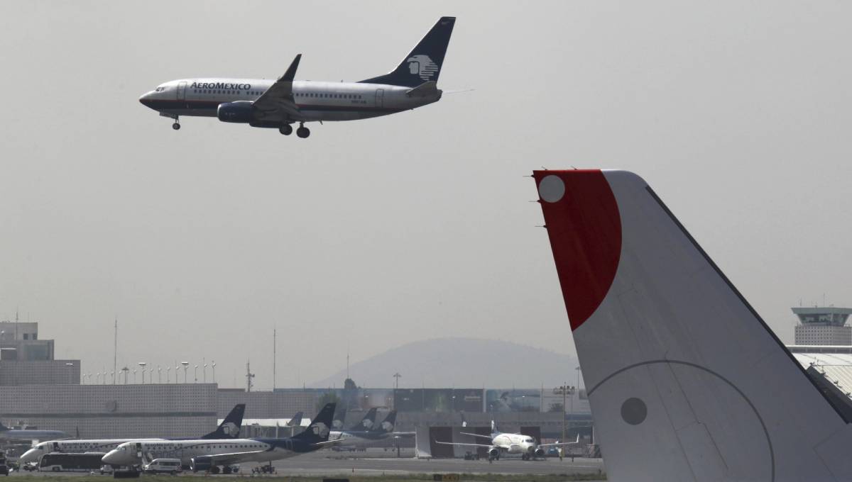 Mexican president promises new terminal for capital airport