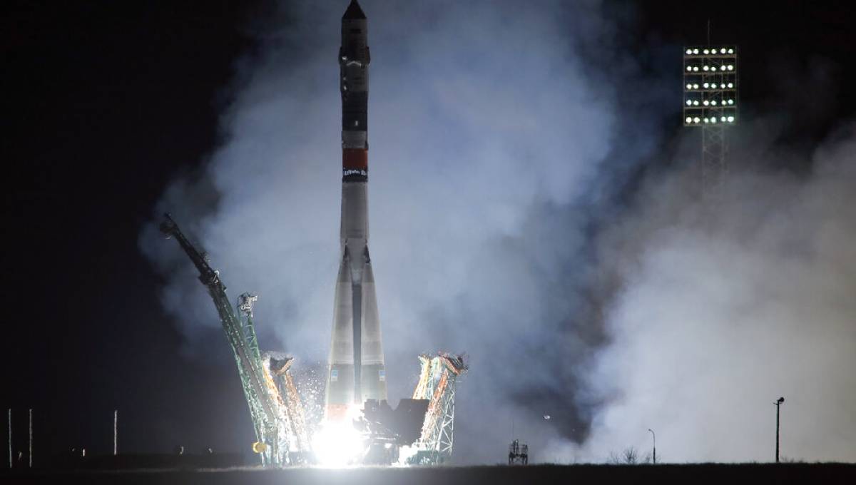 Russian-US crew arrives at International Space Station