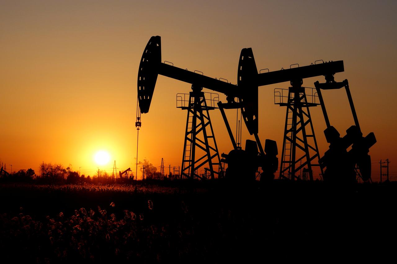 Oil prices rise amid geopolitical tensions