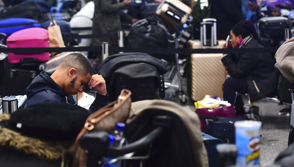 Flights suspended at Gatwick again