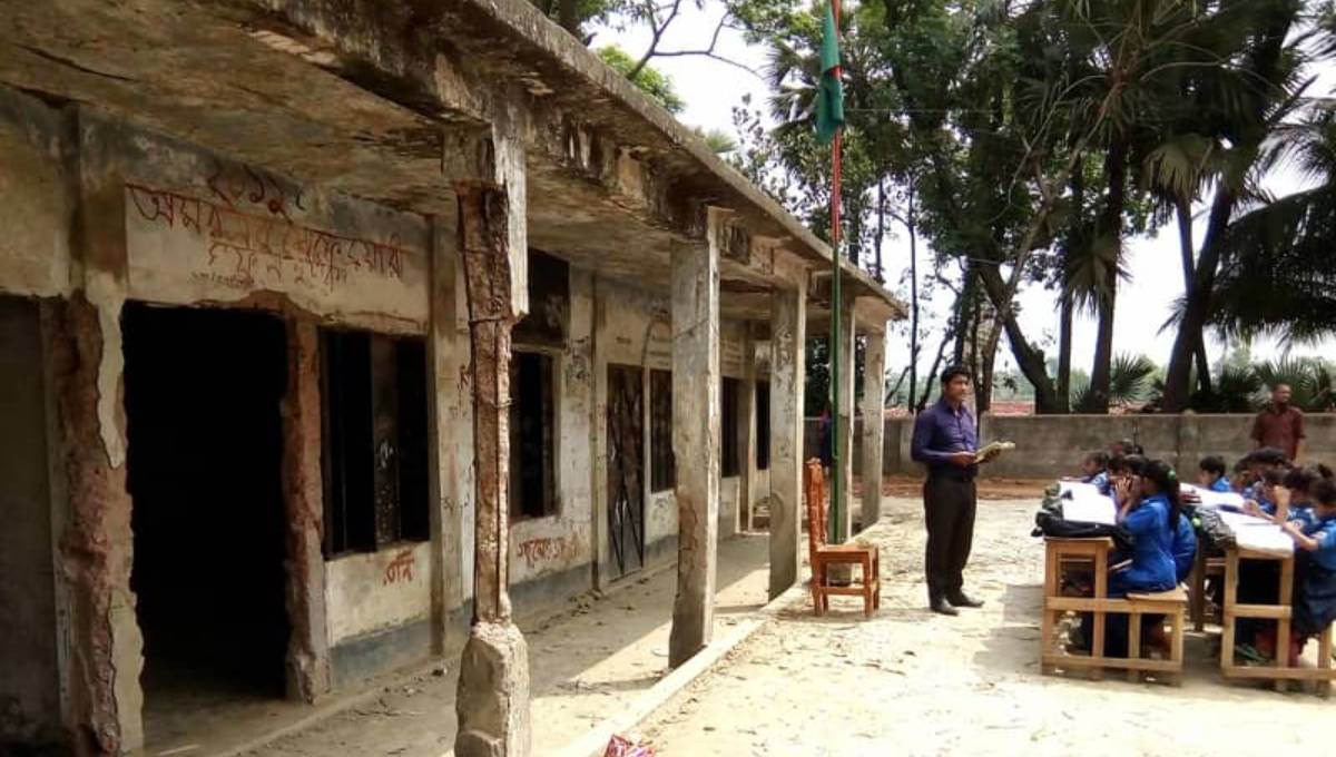 200 school buildings risky in Khulna
