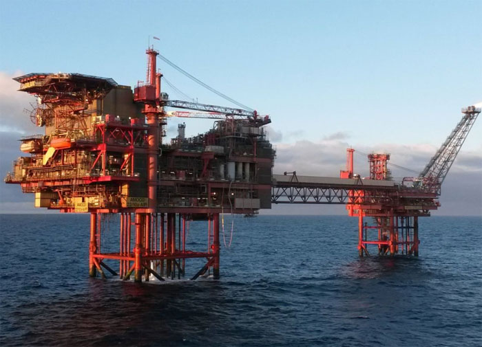 Oil prices rise amid geopolitical tensions