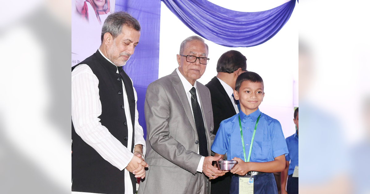 President urges affluent people to support midday meal prog