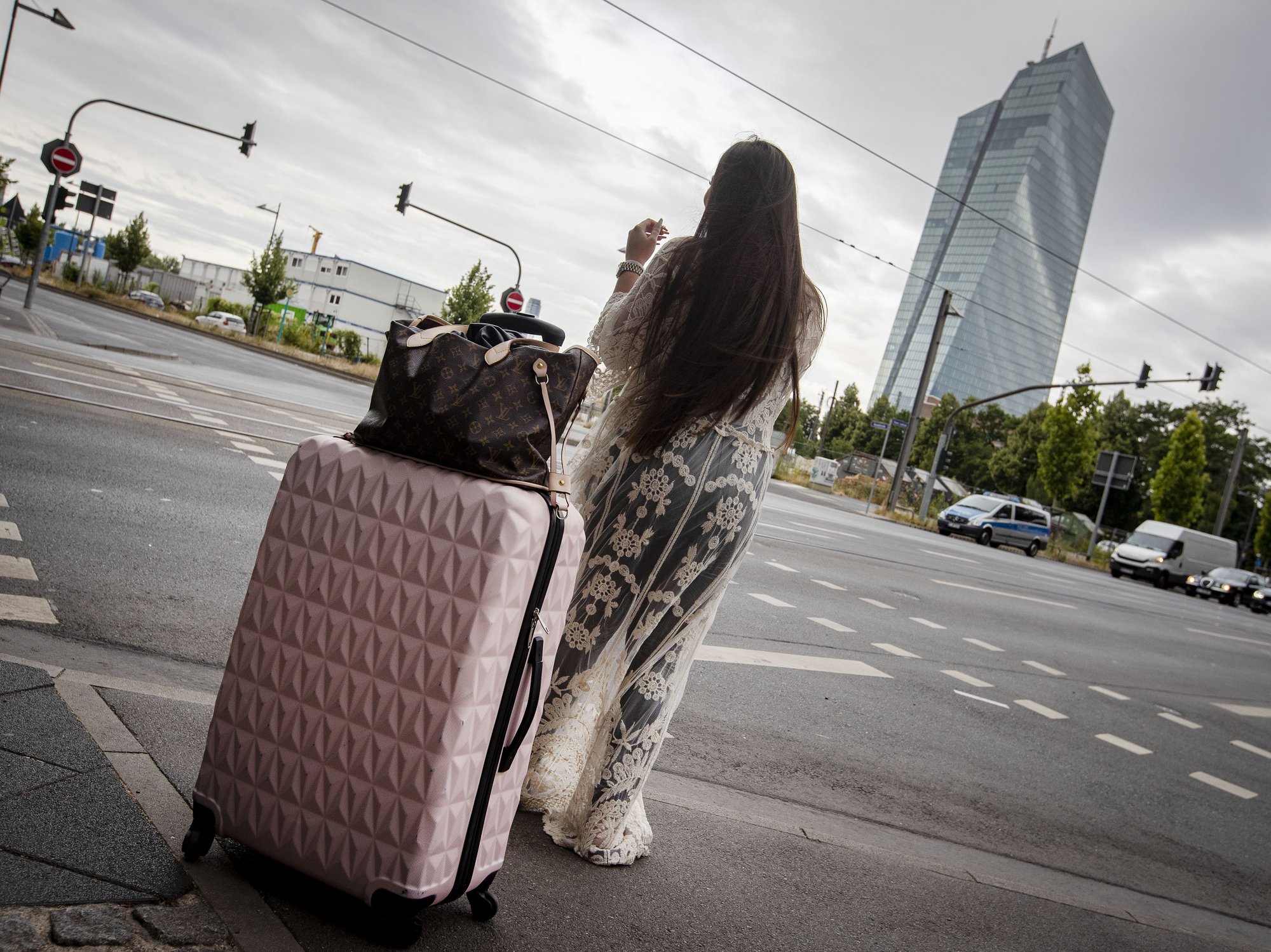 Frankfurt prepares to defuse WWII bomb, thousands evacuated