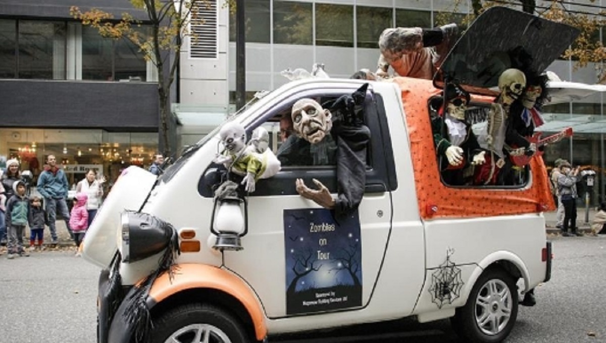 Kuwait launches workshop to maintain old fire vehicles