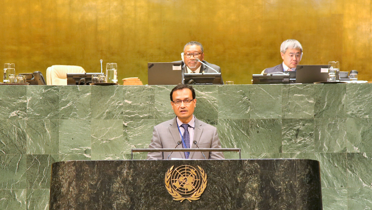 Dhaka shares concern over large movements of refugees, migrants at sea