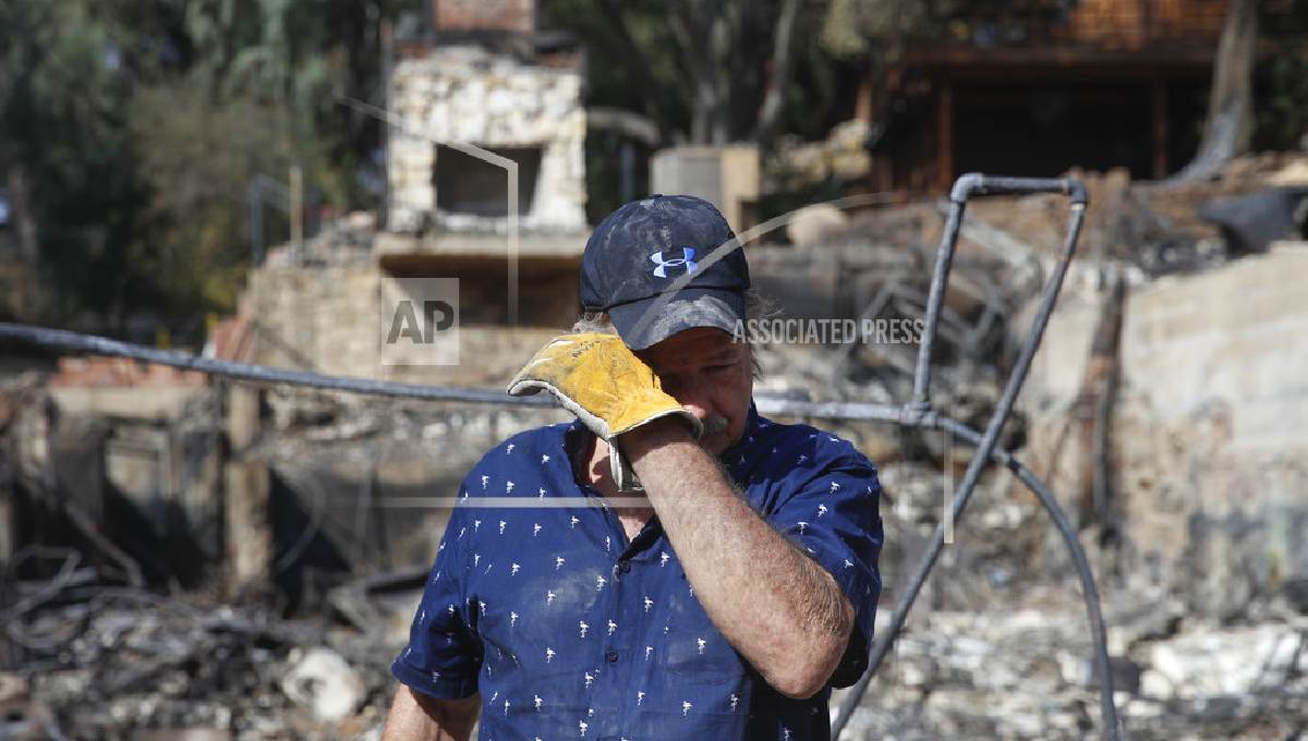Southern California wildfire roars to life in wilderness