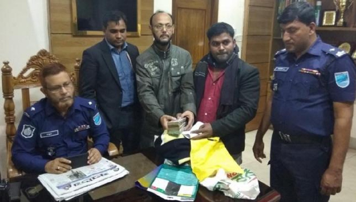 Choosing honesty over Tk 5 lakh!