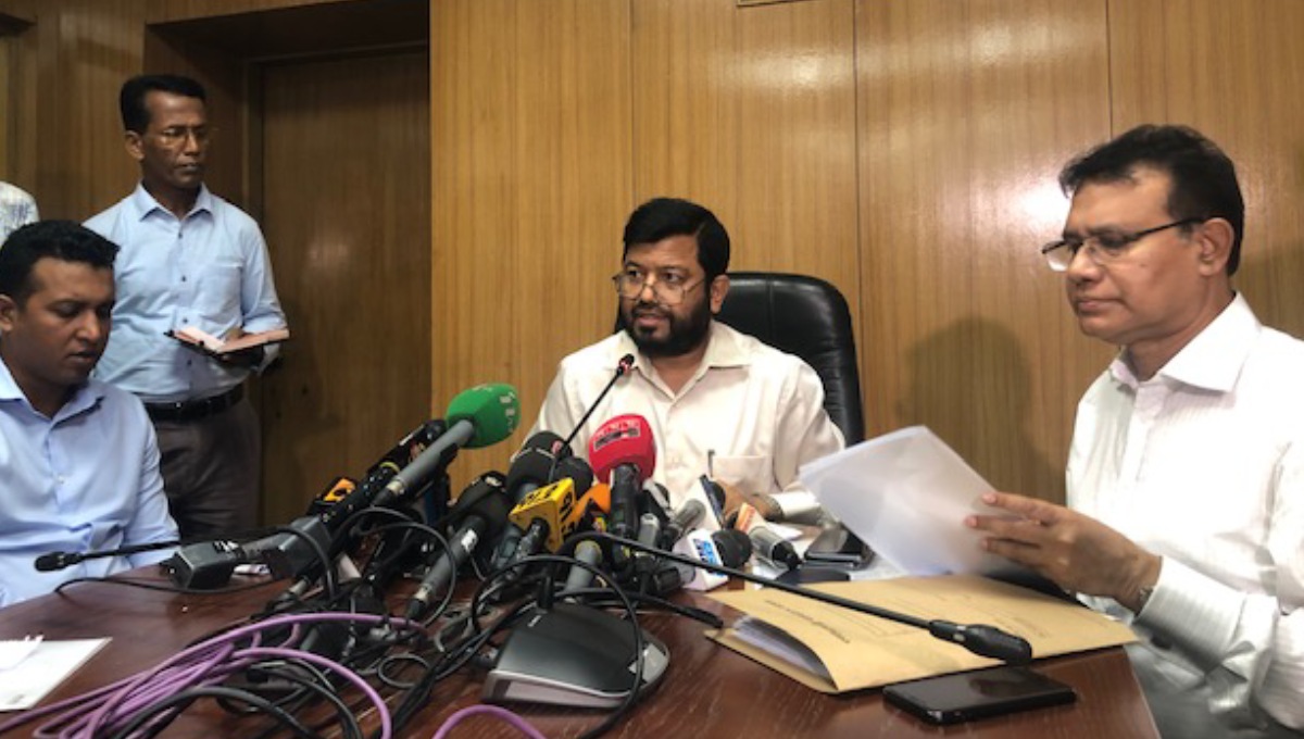 Govt officials ordered to clean their workplaces, houses