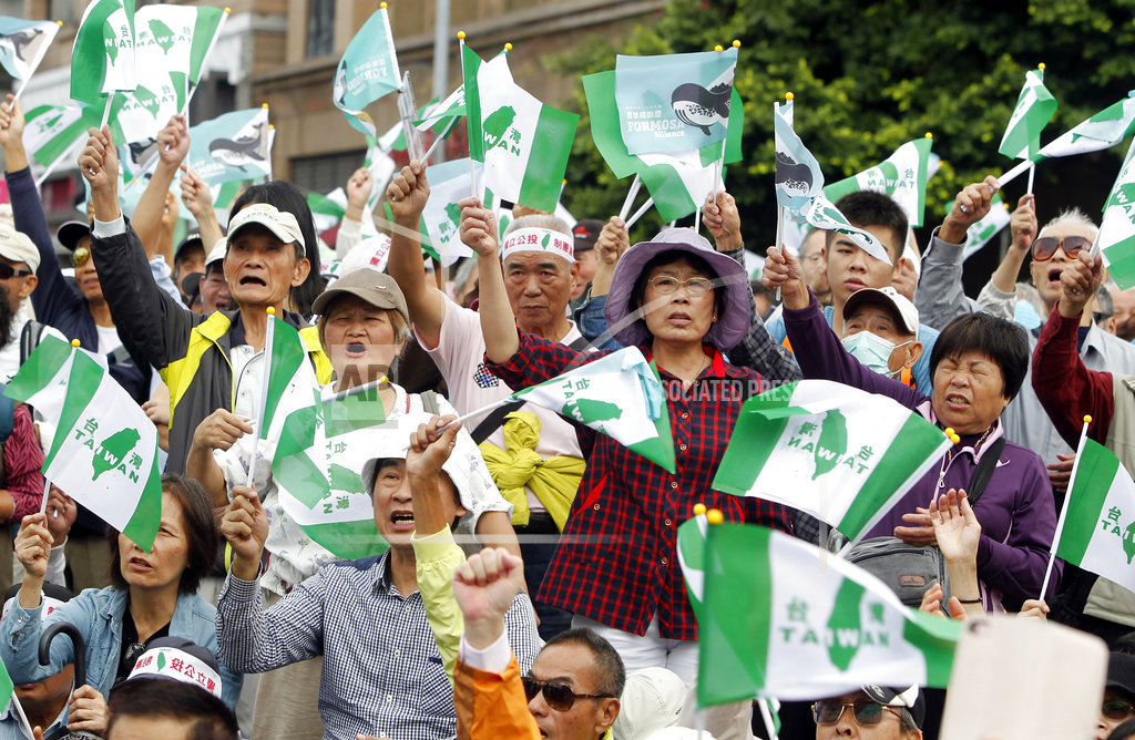 Thousands of pro-independence demonstrators rally in Taiwan