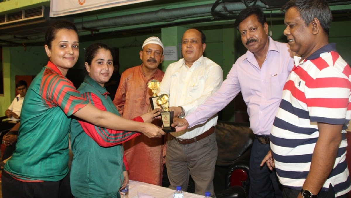 Summer Badminton: Elina Sultana of Army earns double