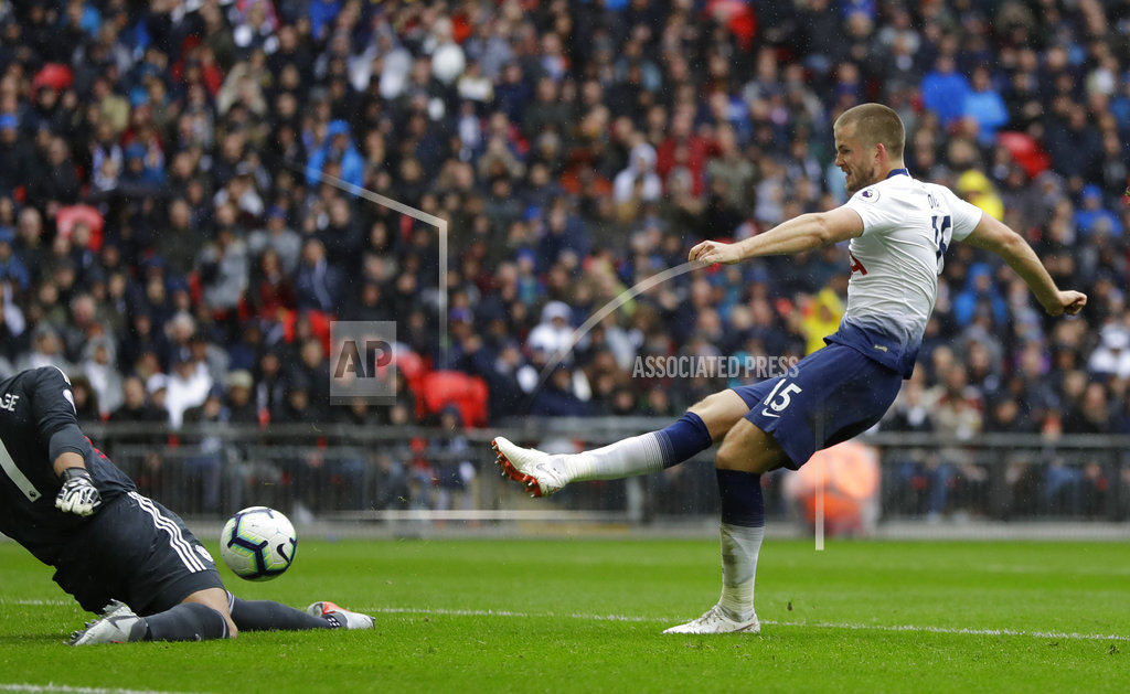 After United recovers to win, Mourinho lashes out at critics