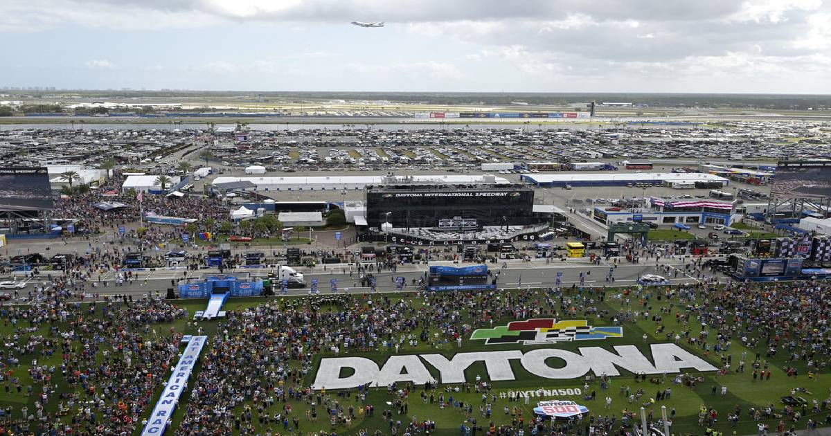 Rains postpones Daytona 500, dampening event, Trump's visit
