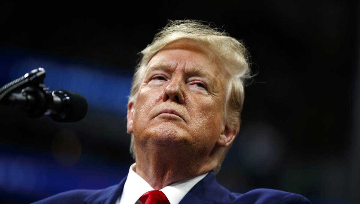 Trump attacks Biden, slams impeachment probe at Minn. rally