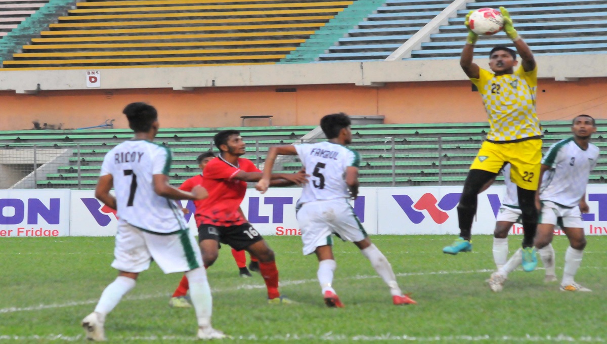 U-18 Football: NoFel SC reach semifinal eliminating Arambagh KS 5-3 in tie breaker 