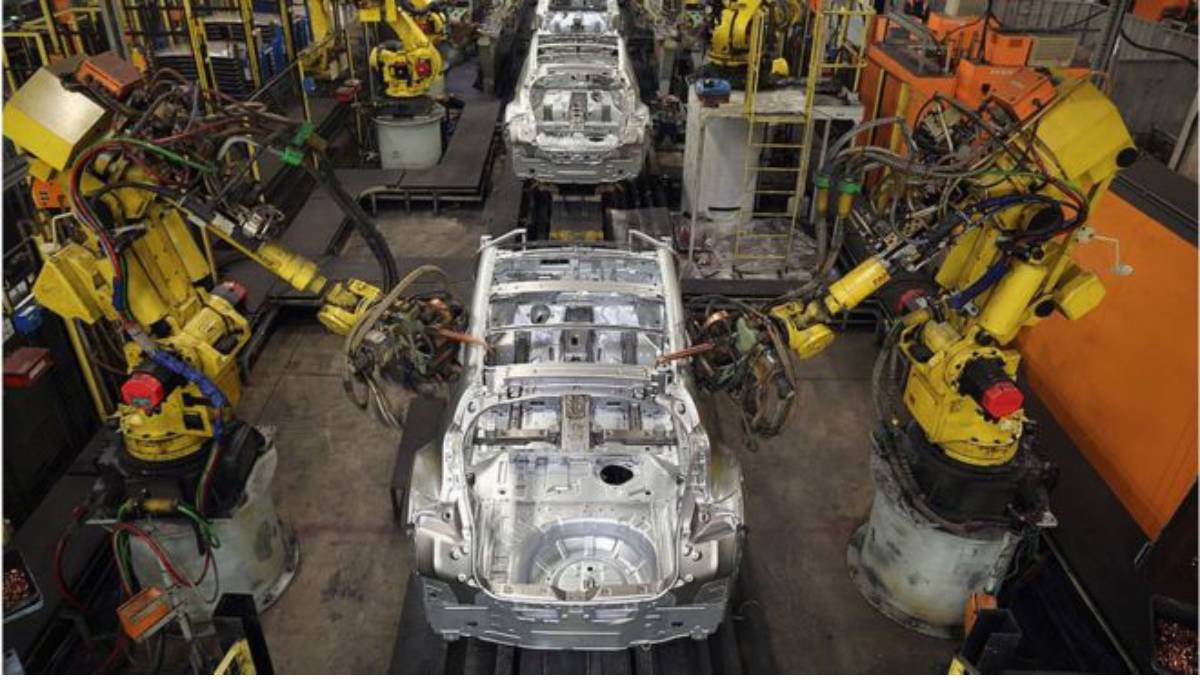 Robots 'to replace up to 20 million factory jobs' by 2030