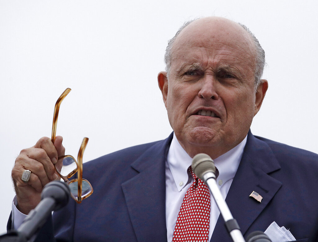 Trump backs Giuliani, but some aides wish he would cut ties