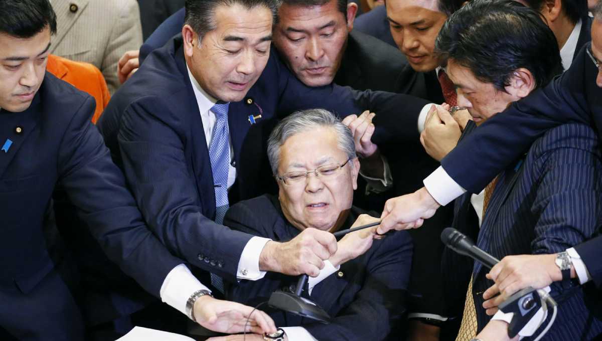 Japan OKs divisive bill allowing more foreign workers