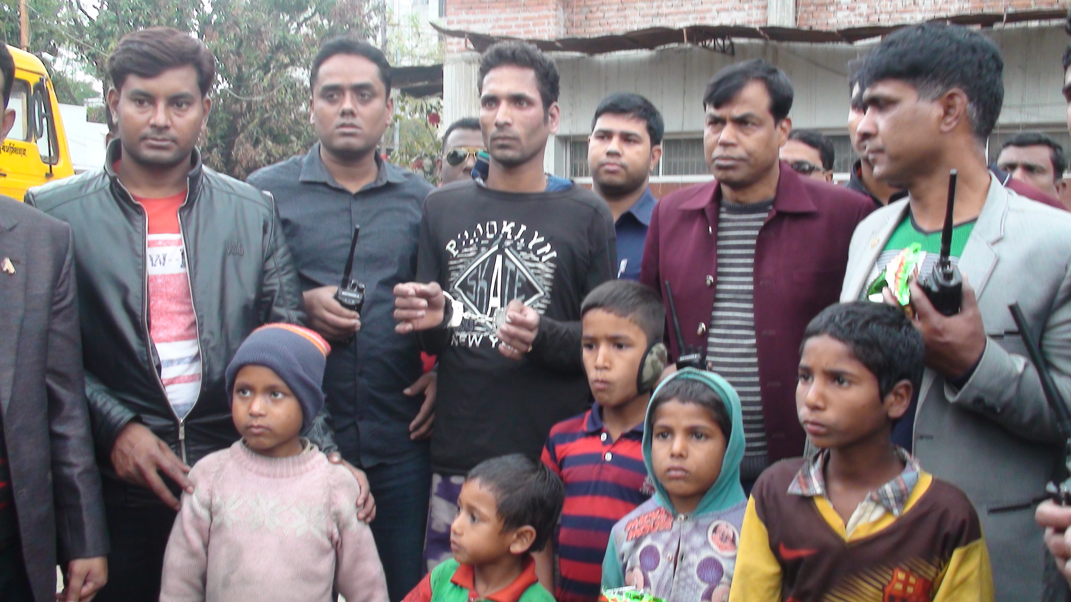 Kidnapper held in Chapainawabganj; 5 children rescued