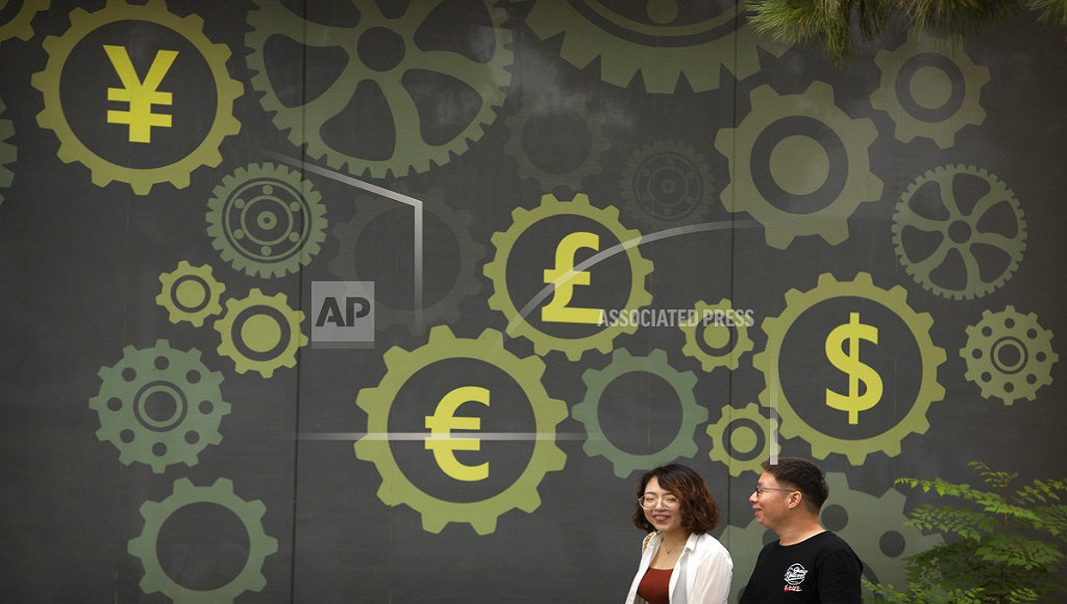 IMF downgrades outlook for world economy to 3.7 pct. growth