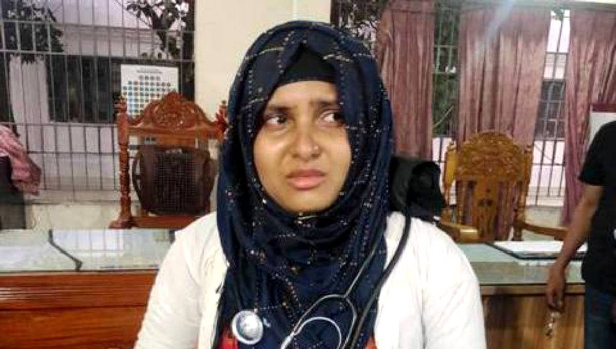 Fake female doctor held in Chattogram 